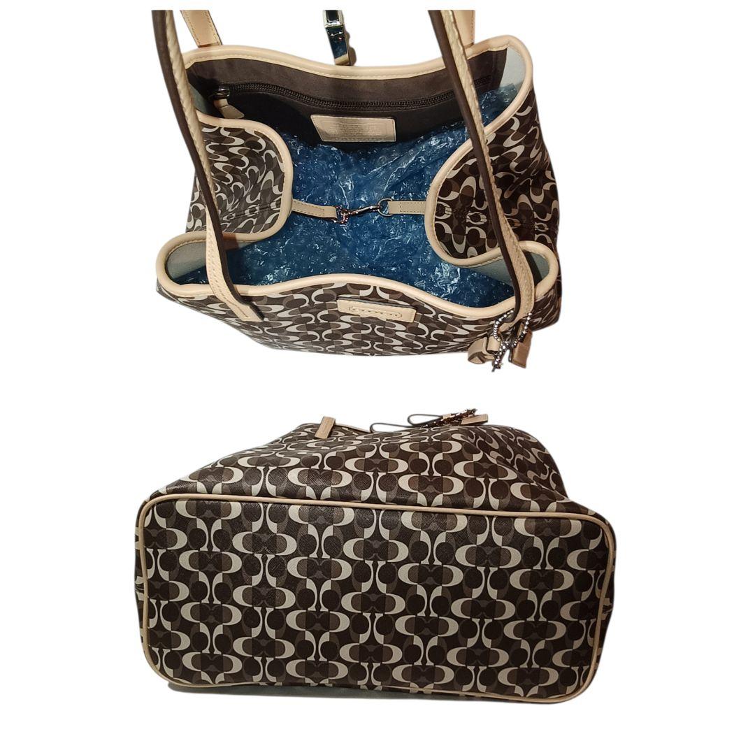 美品 正規品 コーチ トートバッグ PVCレザー シグネチャー 肩掛け 鞄