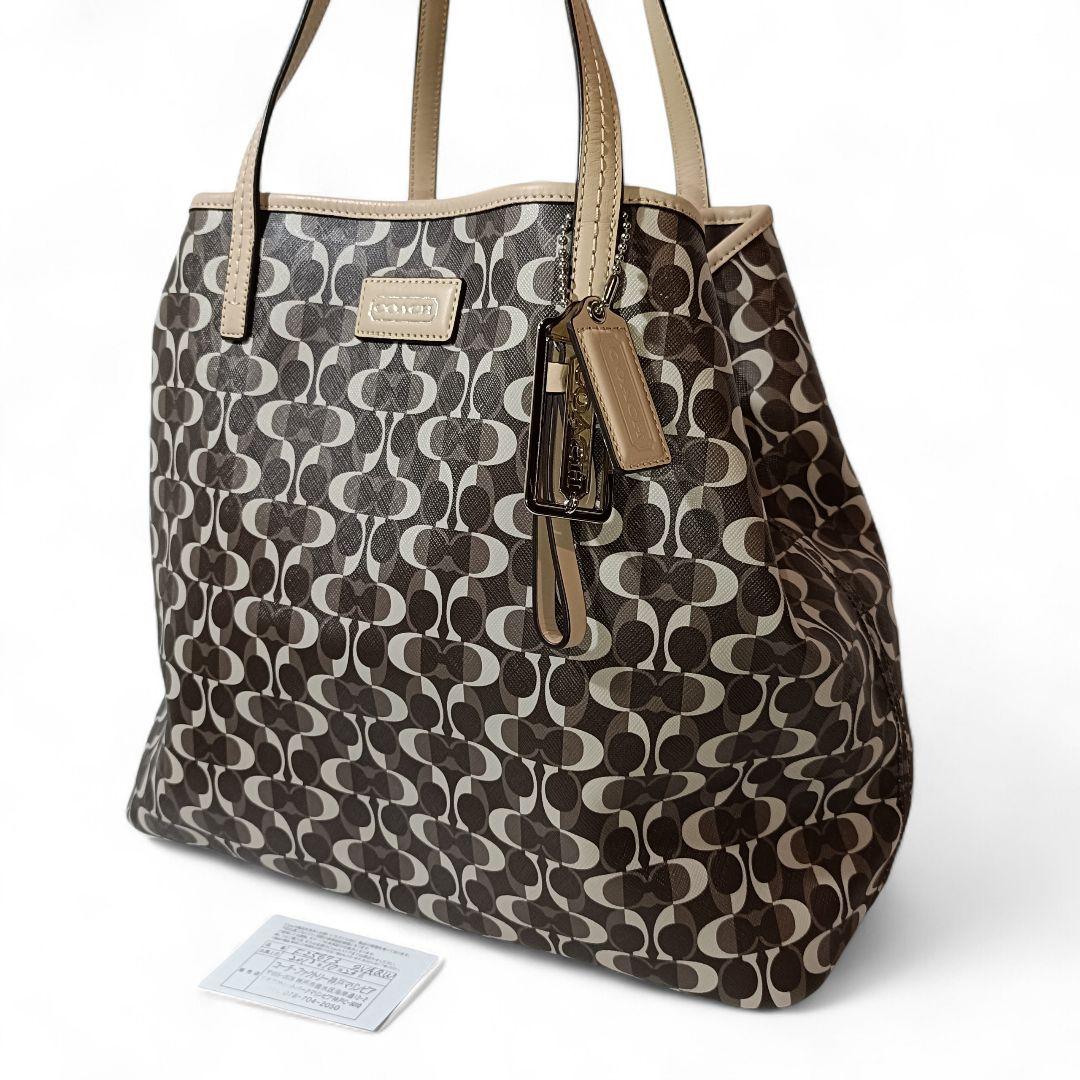 美品 正規品 コーチ トートバッグ PVCレザー シグネチャー 肩掛け 鞄