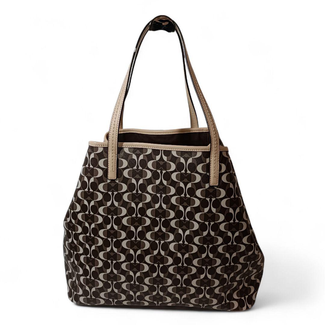 美品 正規品 コーチ トートバッグ PVCレザー シグネチャー 肩掛け 鞄