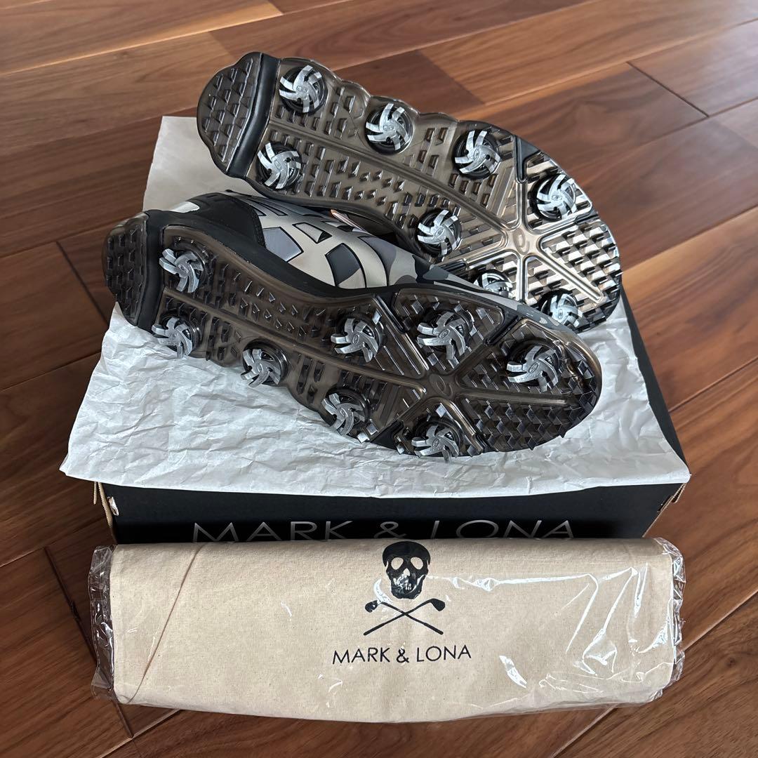新品タグ付きMARK & LONA カモフラージュ スパイクシューズ