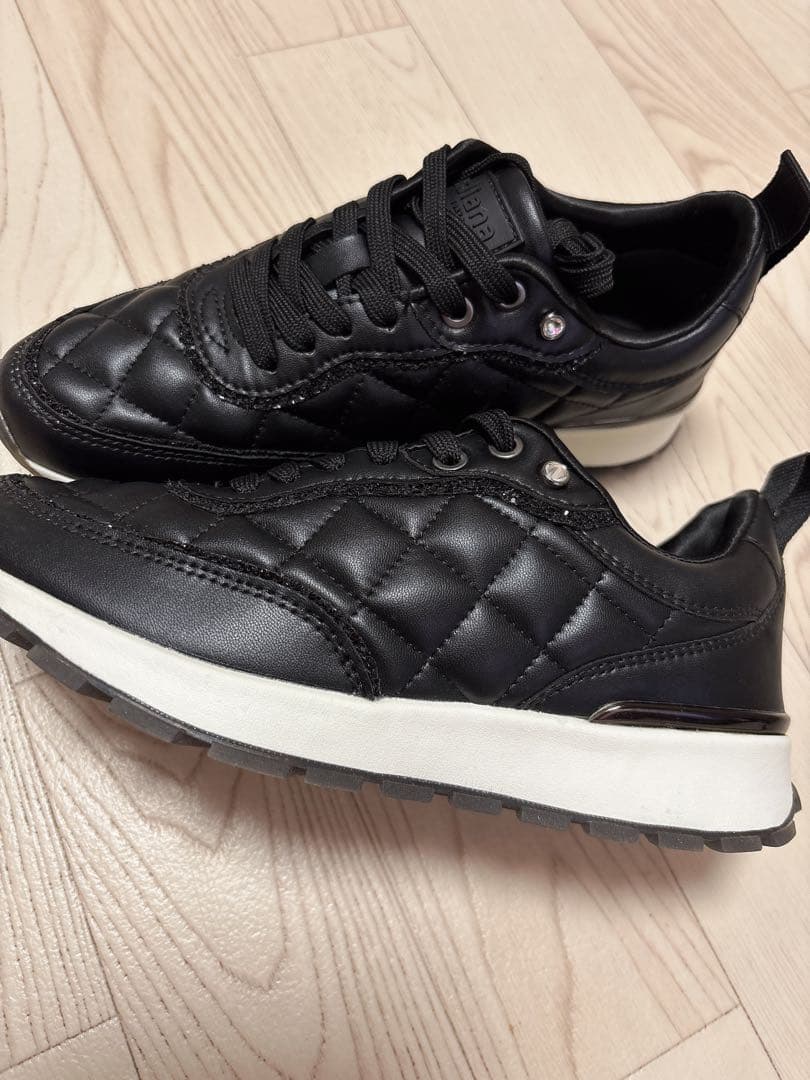 diana キルティング スニーカー