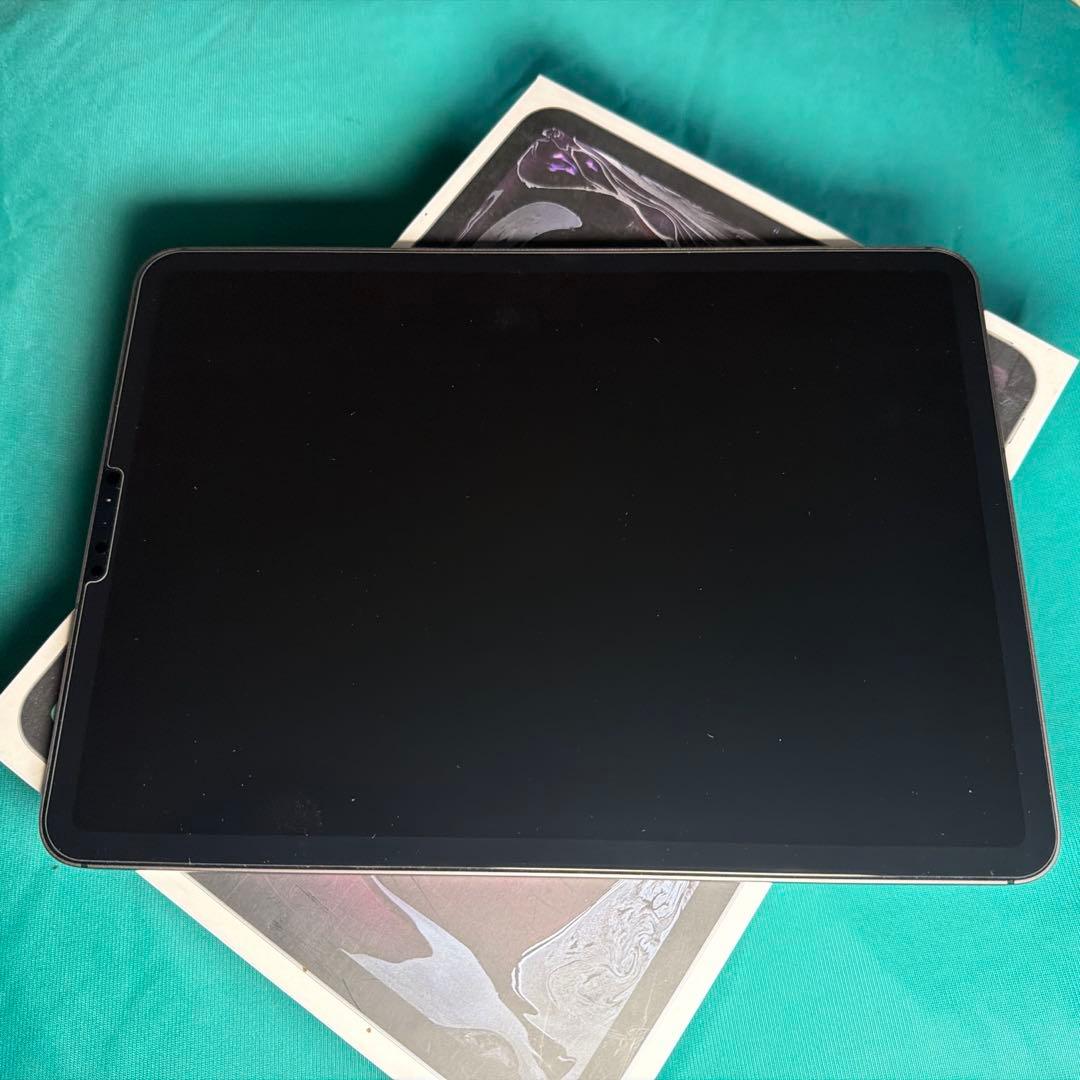 iPad Pro 11 第一世代 256GB Keyboard Folio 付き