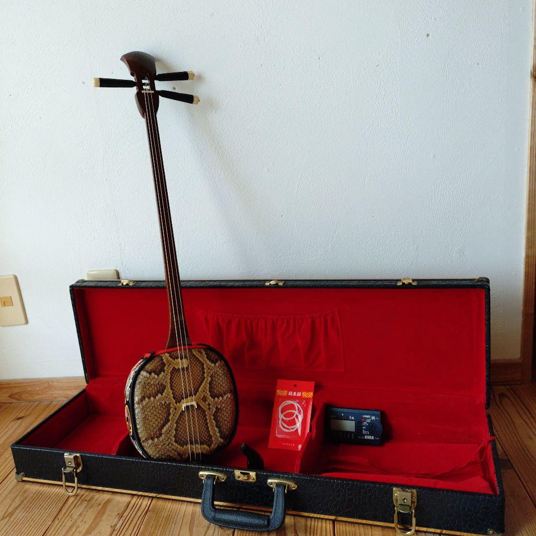 三線 本体 ヘビ皮製 バチ付き　ケース付き