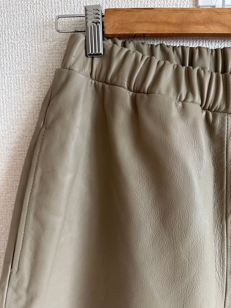 SEEALL レザーパンツ　新品未使用品
