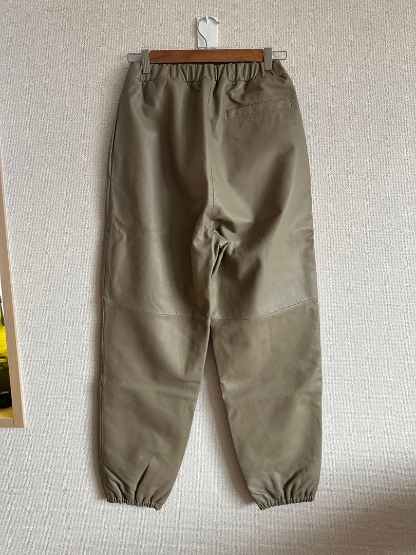 SEEALL レザーパンツ　新品未使用品