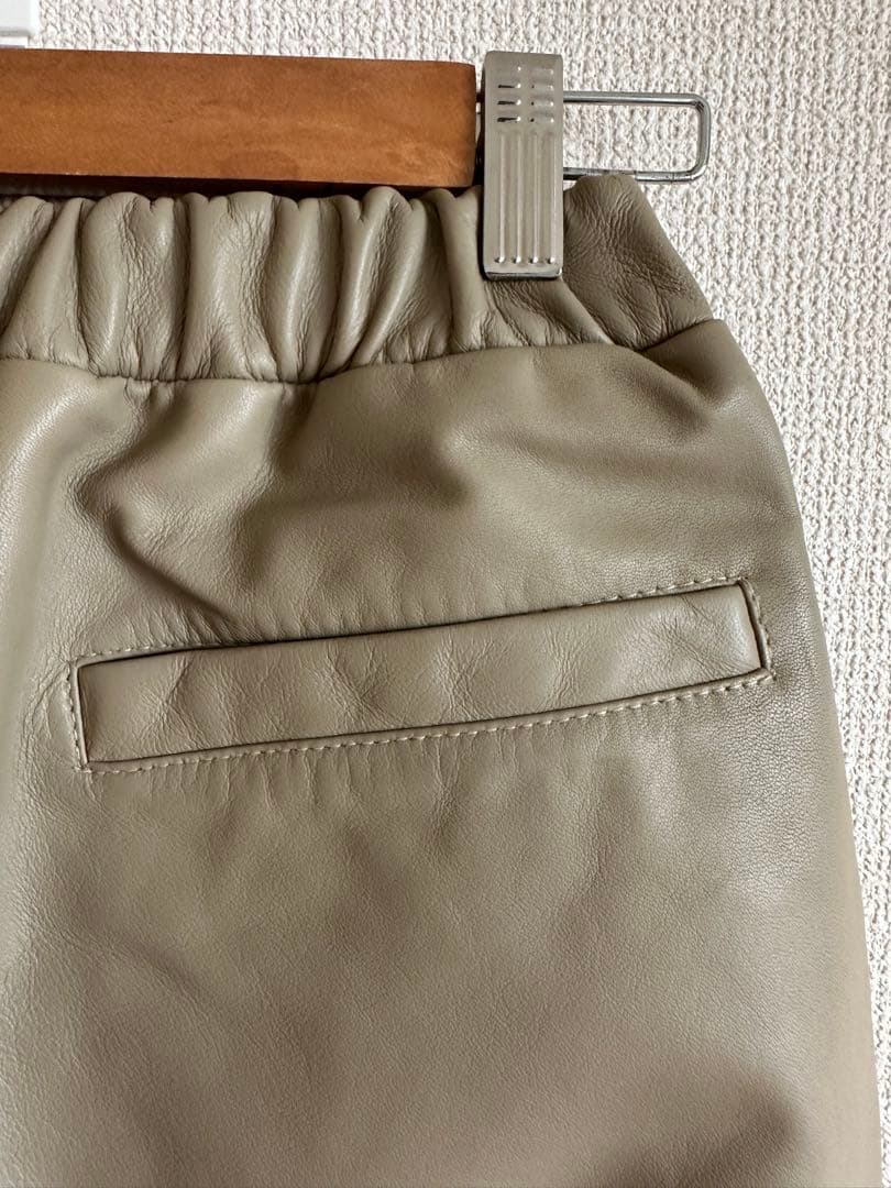 SEEALL レザーパンツ　新品未使用品