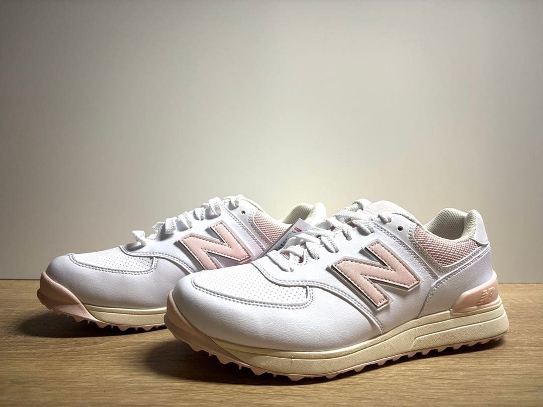 未使用 24.5cm 2Eニューバランスゴルフシューズ WGS574B3ホワイト