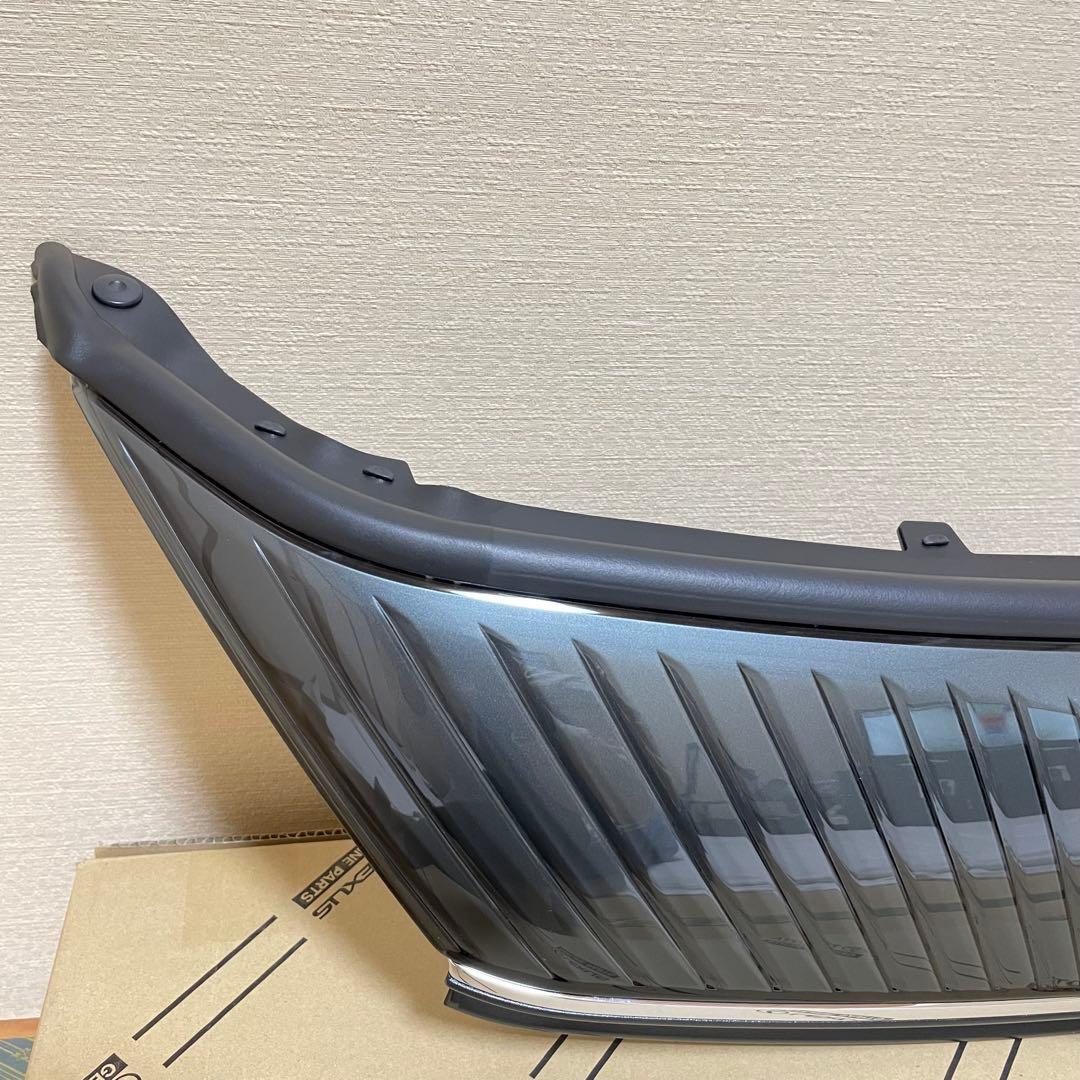 トヨタ ハリアー 60 新品 未使用品 グリル 後期