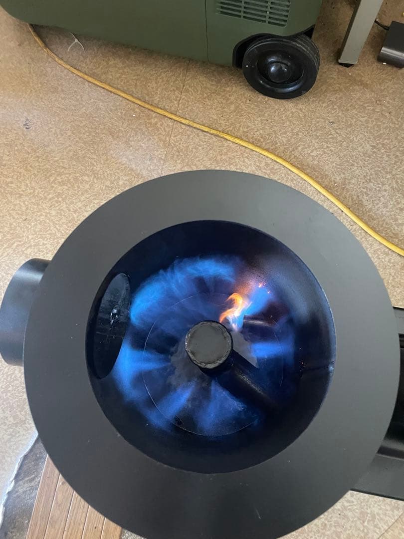 廃油ストーブ　耐熱塗装　高品質　送風機付き