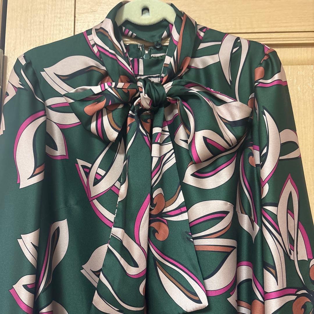 ゆんグレースコンチネンタル 花柄リボン付きロングドレス