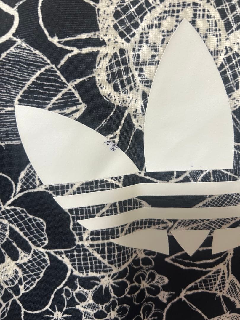 adidas 花柄刺繍 ジャージ M（希少）