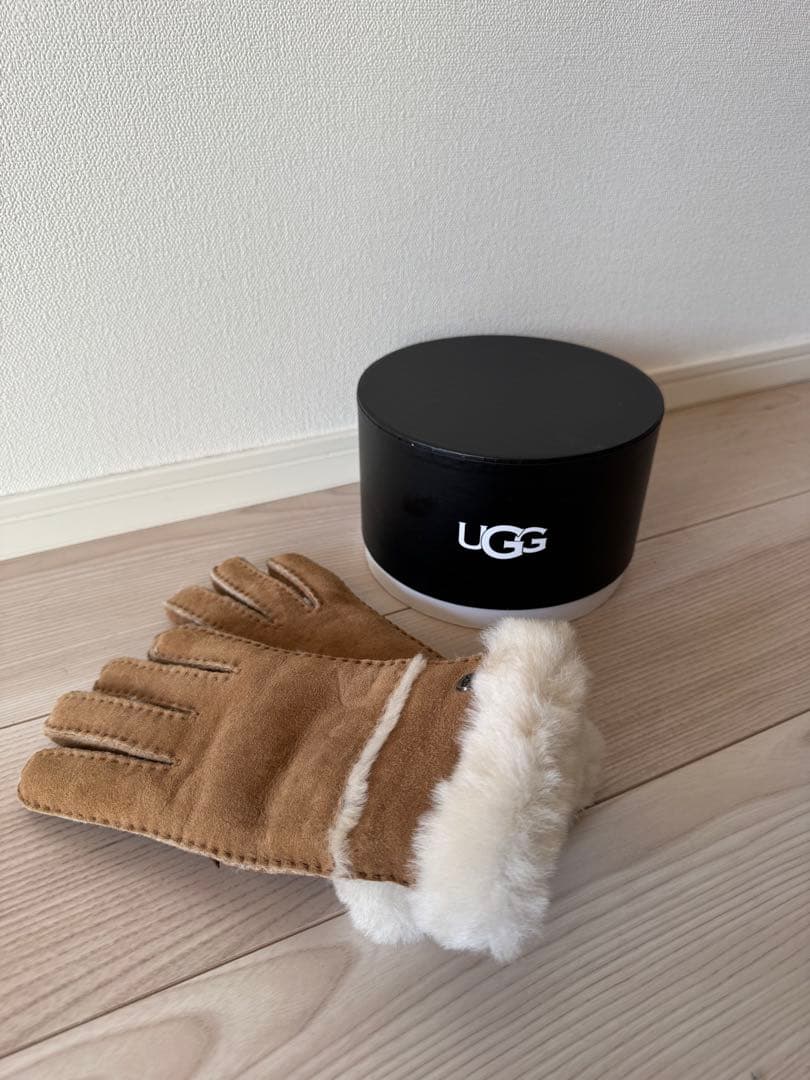 UGG ベージュファー付き手袋