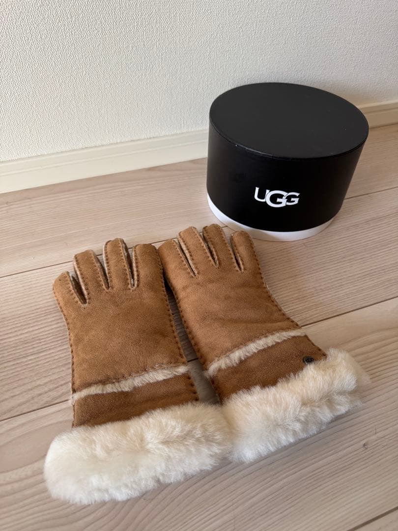 UGG ベージュファー付き手袋
