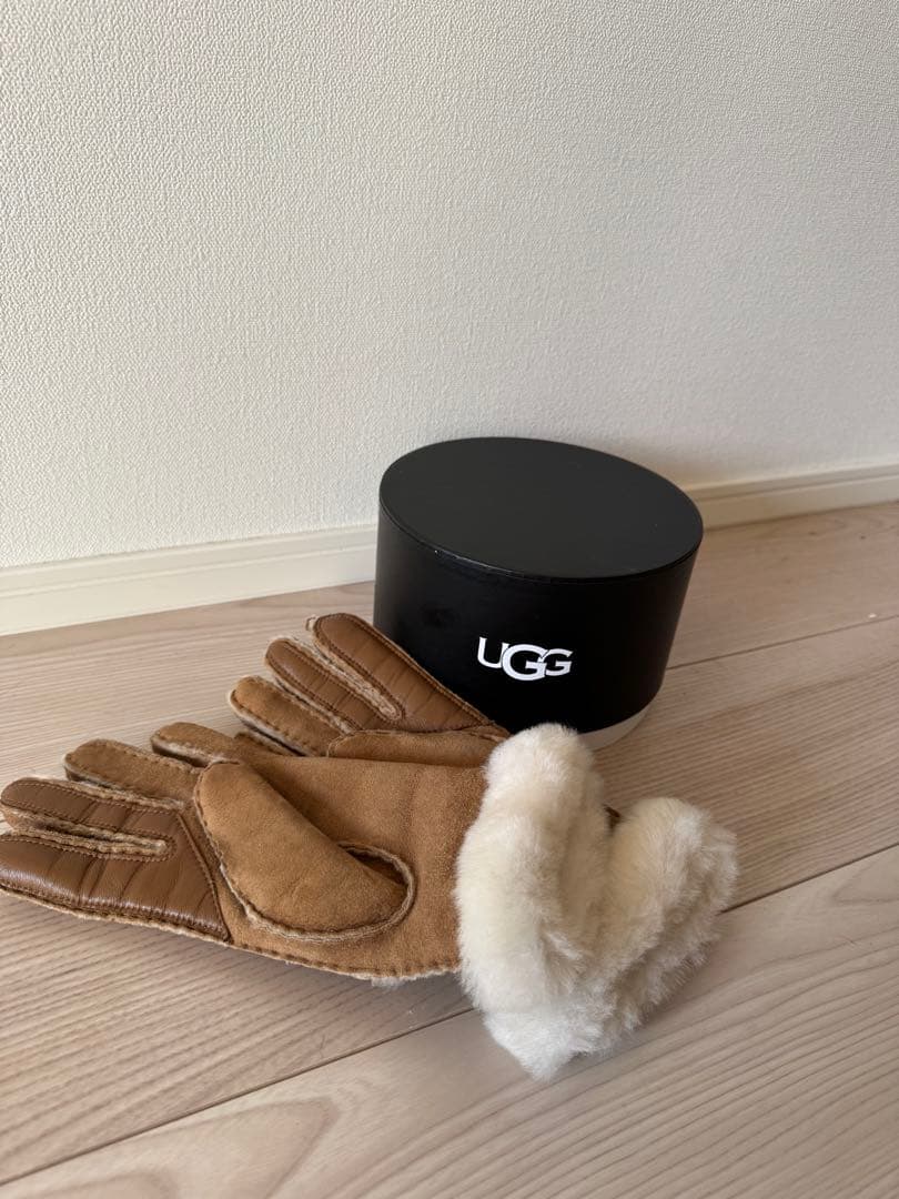 UGG ベージュファー付き手袋