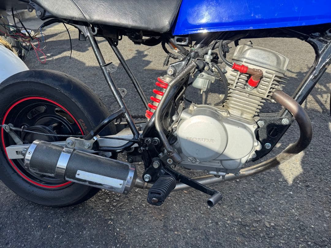 ABCエイプ50、100 モリワキカーボンマフラー