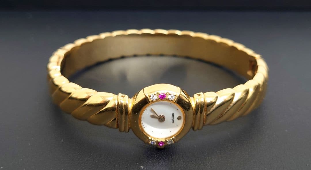 SEIKO セイコー バングルウォッチ 石付き 腕時計 クォーツ 稼働品