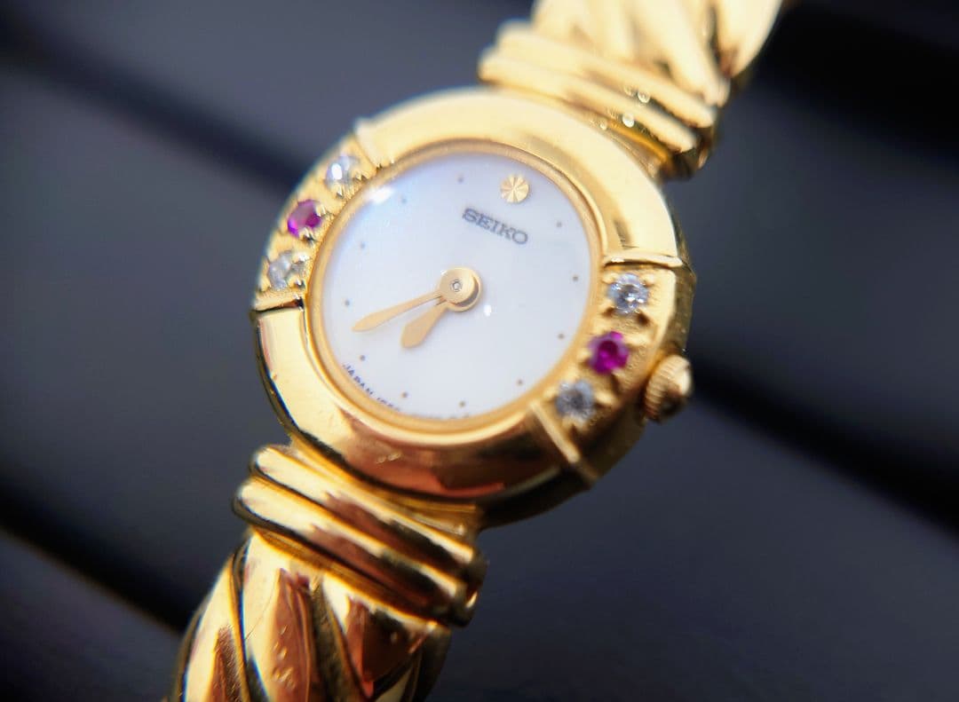SEIKO セイコー バングルウォッチ 石付き 腕時計 クォーツ 稼働品
