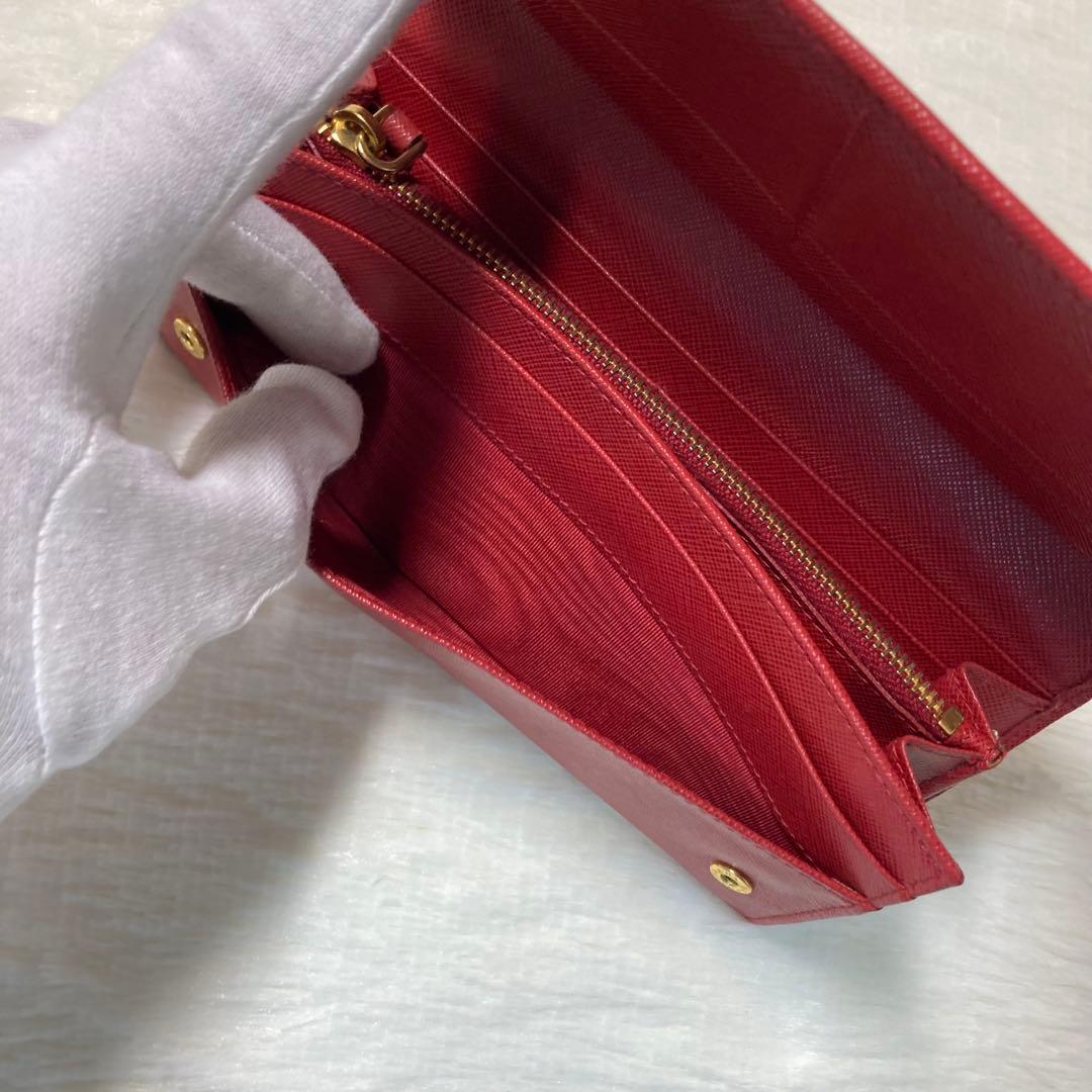 早い者勝ち　極美品　PRADA プラダ　二つ折り　長財布　赤　サフィアーノ