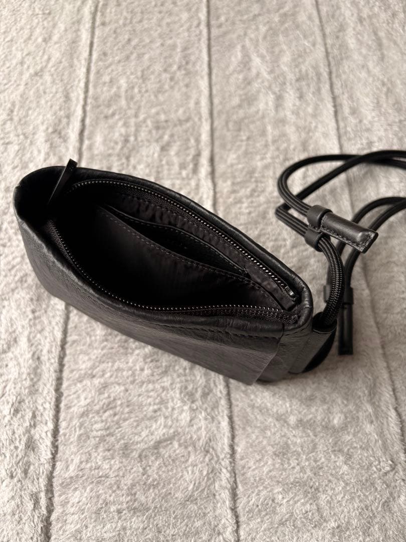 【新品】土屋鞄製造所ATTITU レザースマホショルダー(ファスナー)002