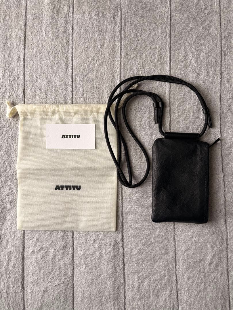 【新品】土屋鞄製造所ATTITU レザースマホショルダー(ファスナー)002