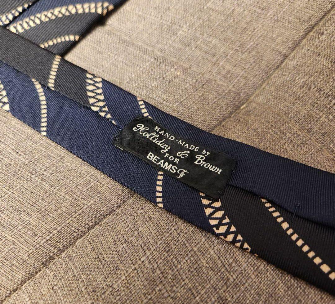 ホリデーアンドブラウン ネイビー シルク ネクタイ 波模様