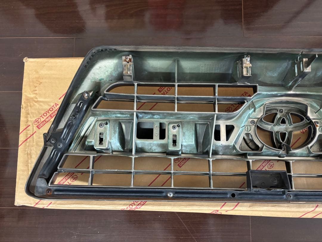 トヨタ ハイラックスサーフ215 クロームメッキ グリル