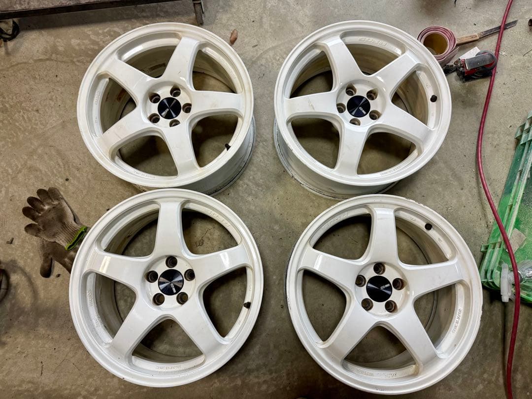 ENKEI PF05 17×8J PCD100 インセット38 4本