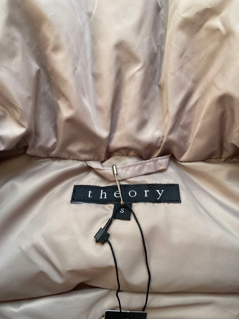 【Theory】ダウンベスト　新品