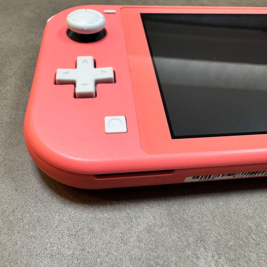 Nintendo Switch Liteコーラルとあつまれどうぶつの森