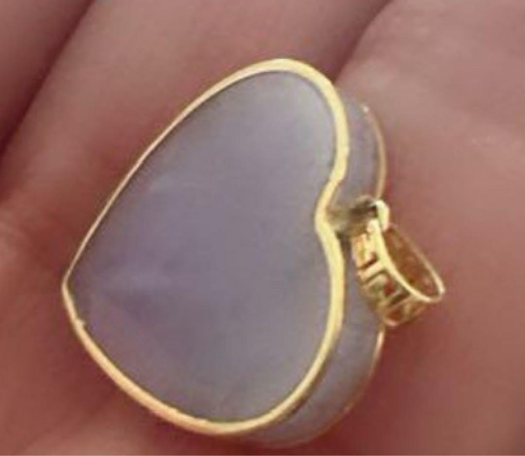 「新品］18K金ハート型純天然淡い紫色ペンダント　鑑定書付き