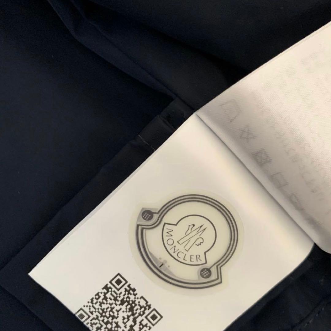 《未使用に近い》モンクレール　ナイロンロングコート