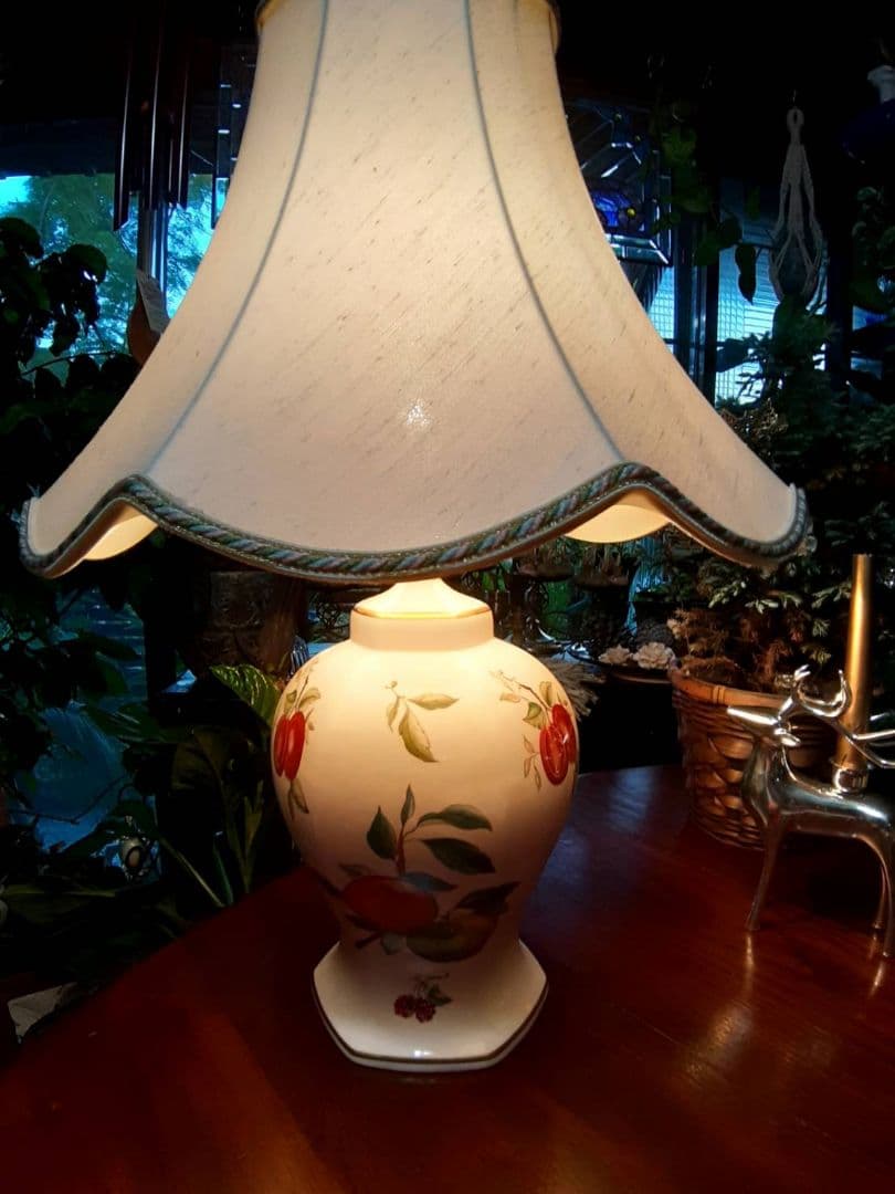 あっちゃん専用　廃盤 英国王室御用達 エインズレイ フルーツ柄 シェードランプ