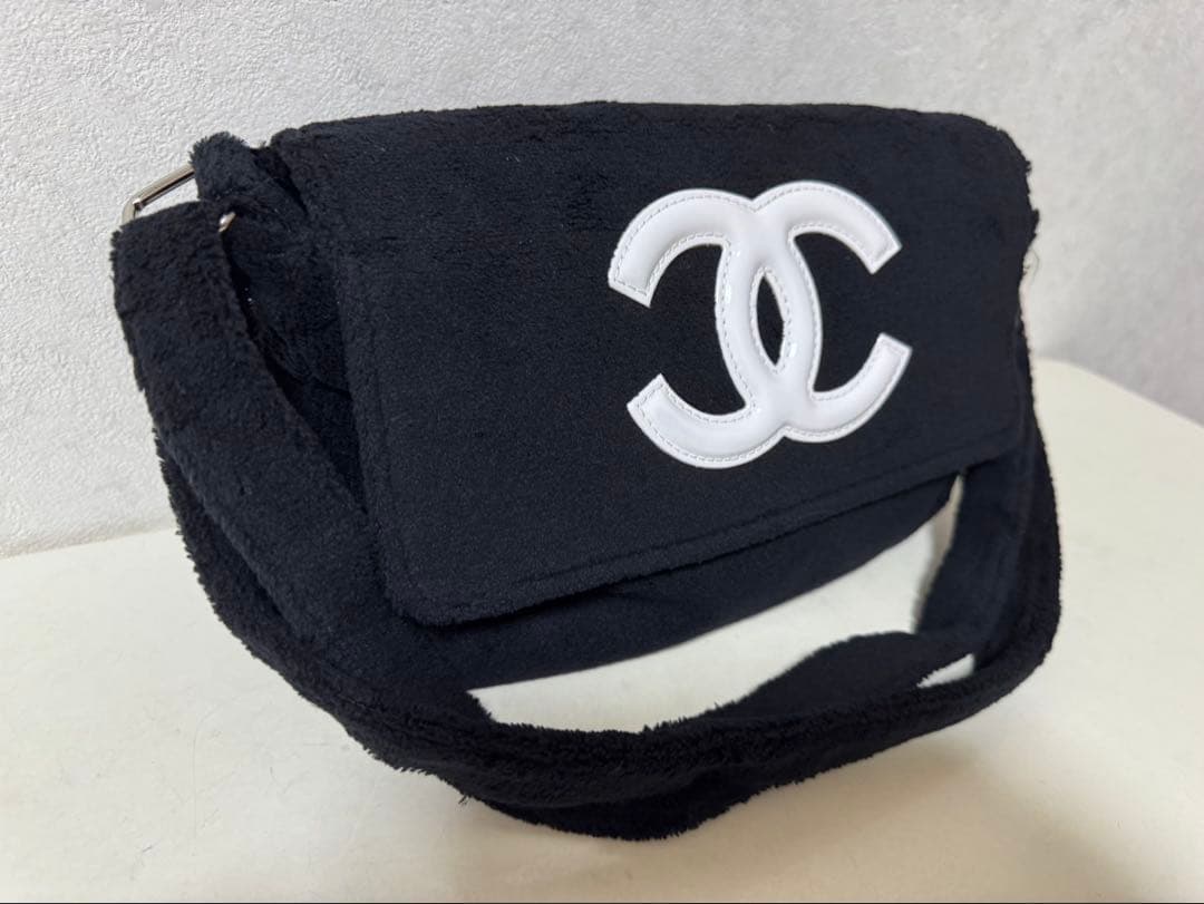 未使用 ブラックxホワイトロゴ ショルダーバッグ ノベルティ CHANEL