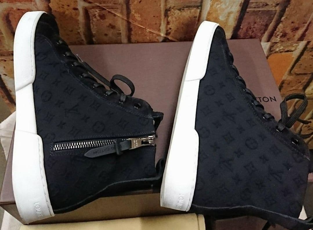 【新年値下げ】ルイヴィトン スニーカー STELLAR 23.5cm