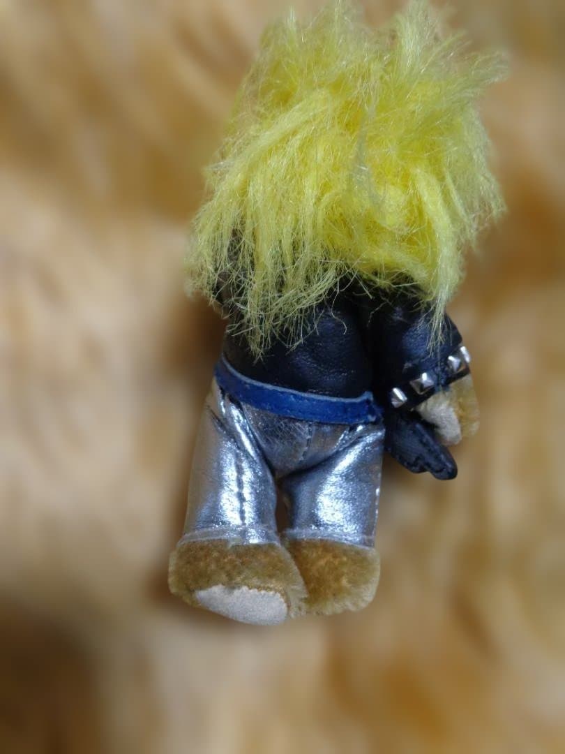 プラダ　ライオンのエレキギターチャーム