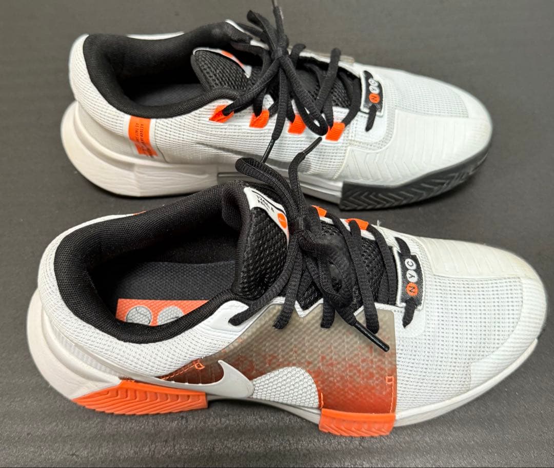 NIKEメンズ ズーム FQ7725-002 テニスシューズ