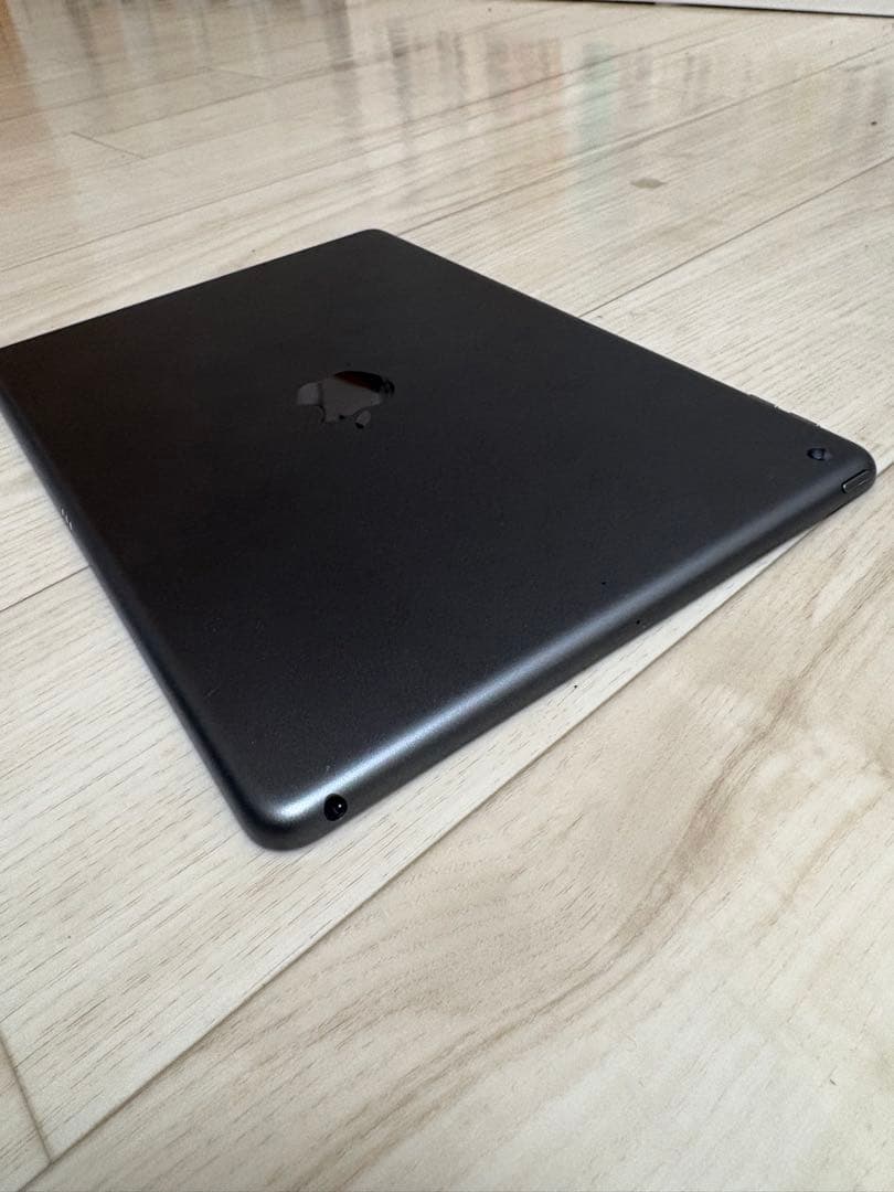 Apple iPad スペースグレー 本体 第7世代 Wi-Fi