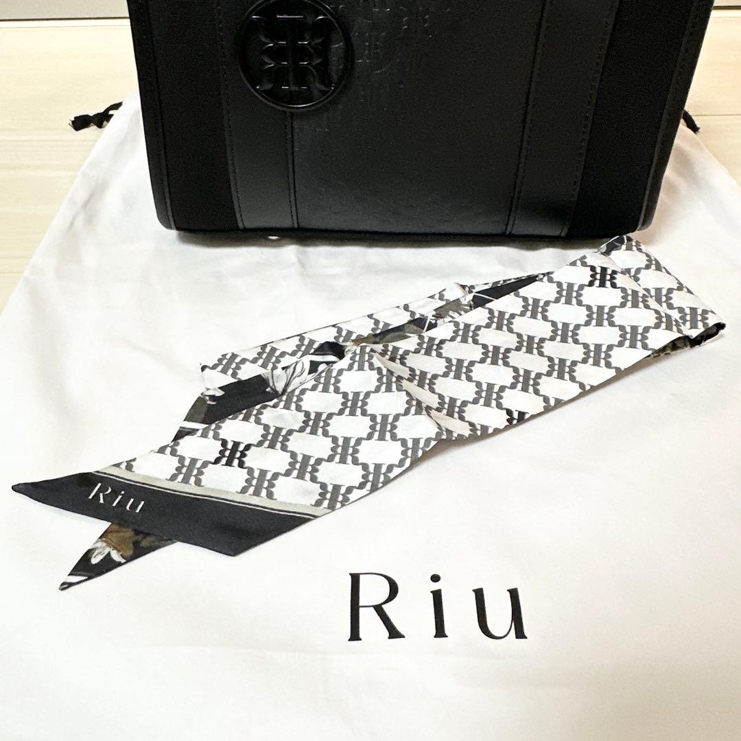 riu embossed tote bag トートバッグ スカーフ付 Rちゃん
