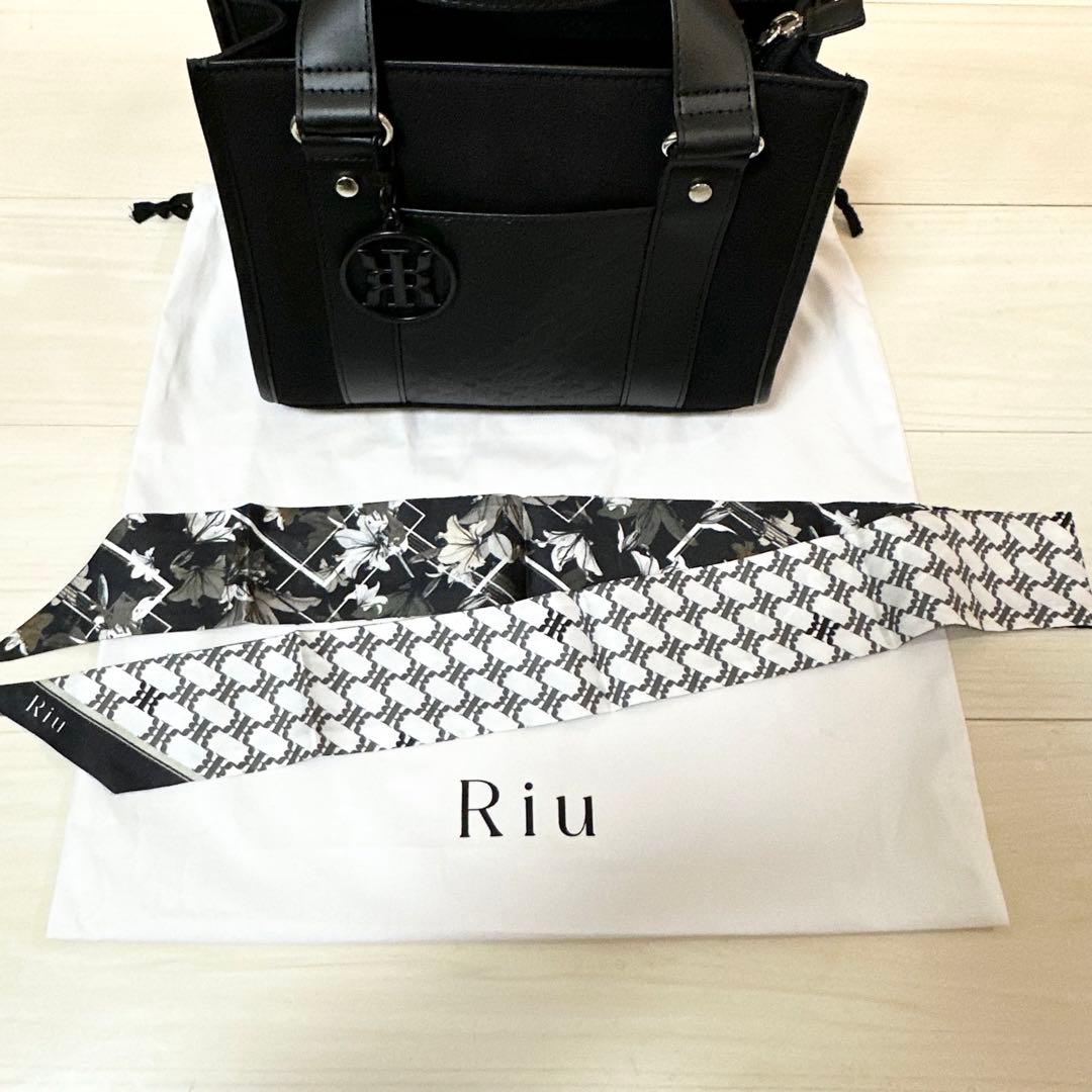 riu embossed tote bag トートバッグ スカーフ付 Rちゃん