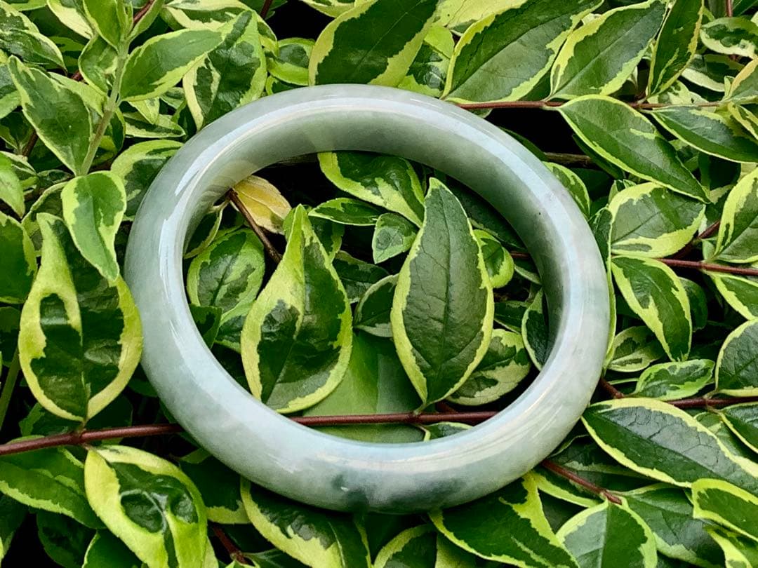 ✳️超絶*親方自信の1点　淡い緑糸魚川翡翠ブレスレット　高品質*高額バングル 鑑別