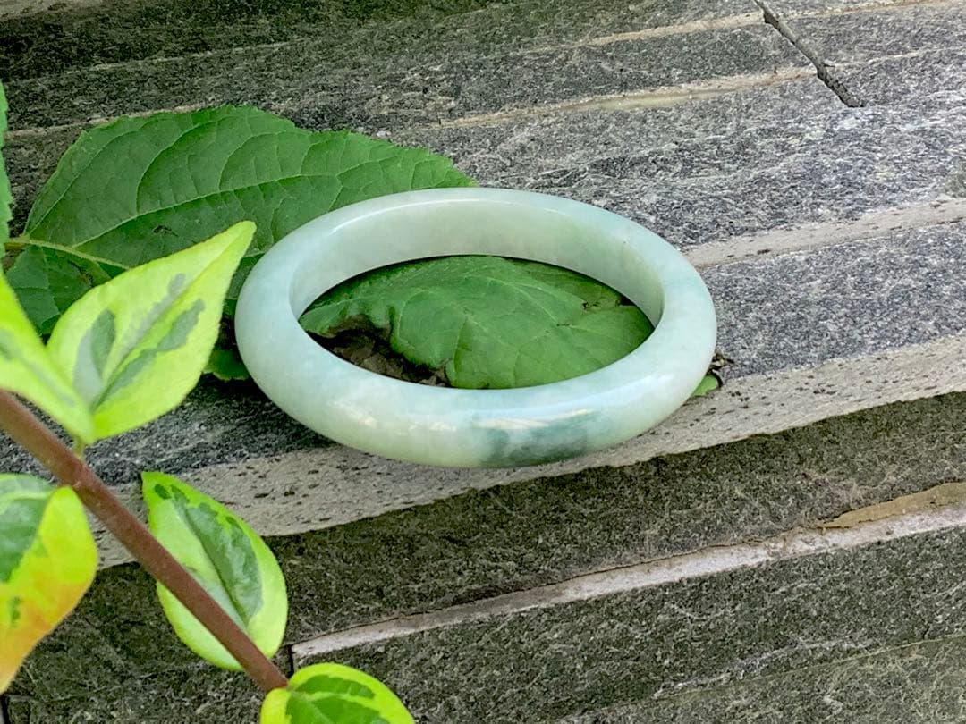 ✳️超絶*親方自信の1点　淡い緑糸魚川翡翠ブレスレット　高品質*高額バングル 鑑別