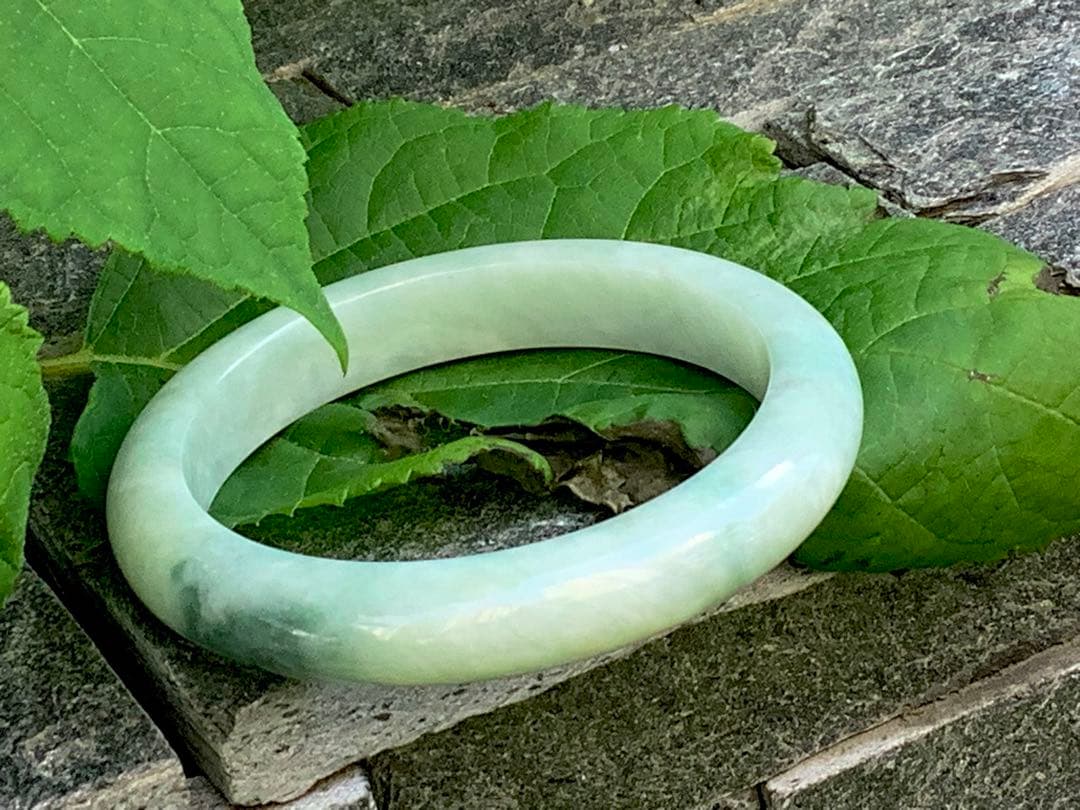 ✳️超絶*親方自信の1点　淡い緑糸魚川翡翠ブレスレット　高品質*高額バングル 鑑別