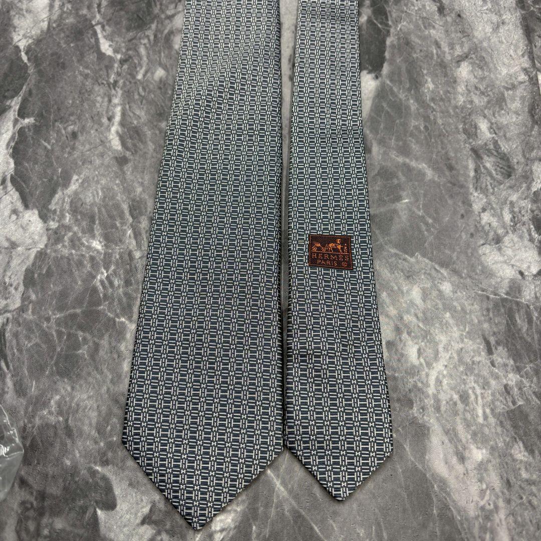 ✨美品✨HERMES ネクタイ 現行H柄 月夜の狼ウルフの刺繍 含む　2本セット