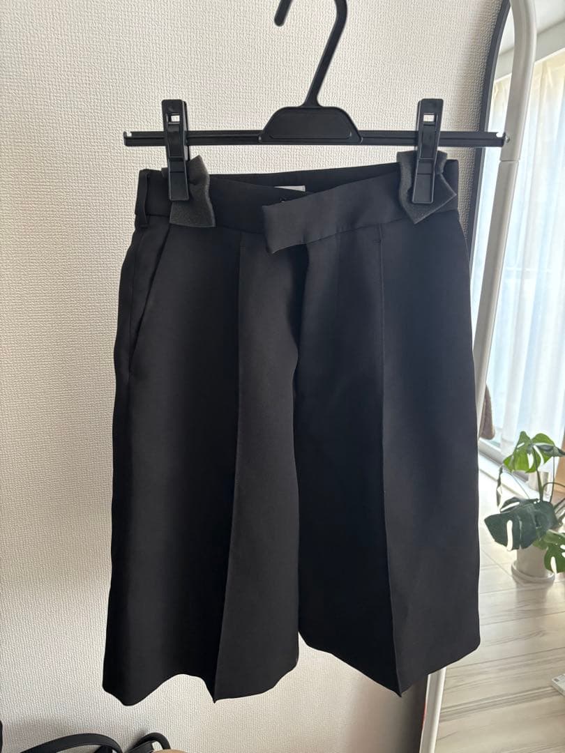 パンツ Front pin tuck Half pants L'AUBE BLANC