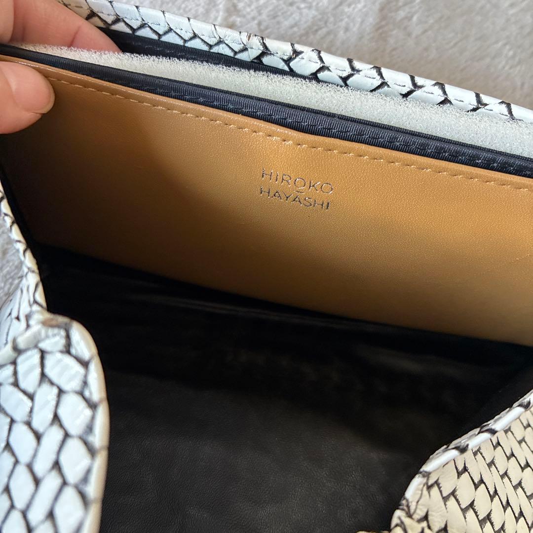 HIROKO HAYASHI ホワイト　オッティカ　折り財布