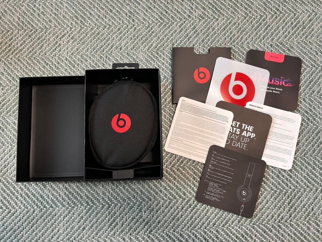 Beats Solo3 Wireless レッド