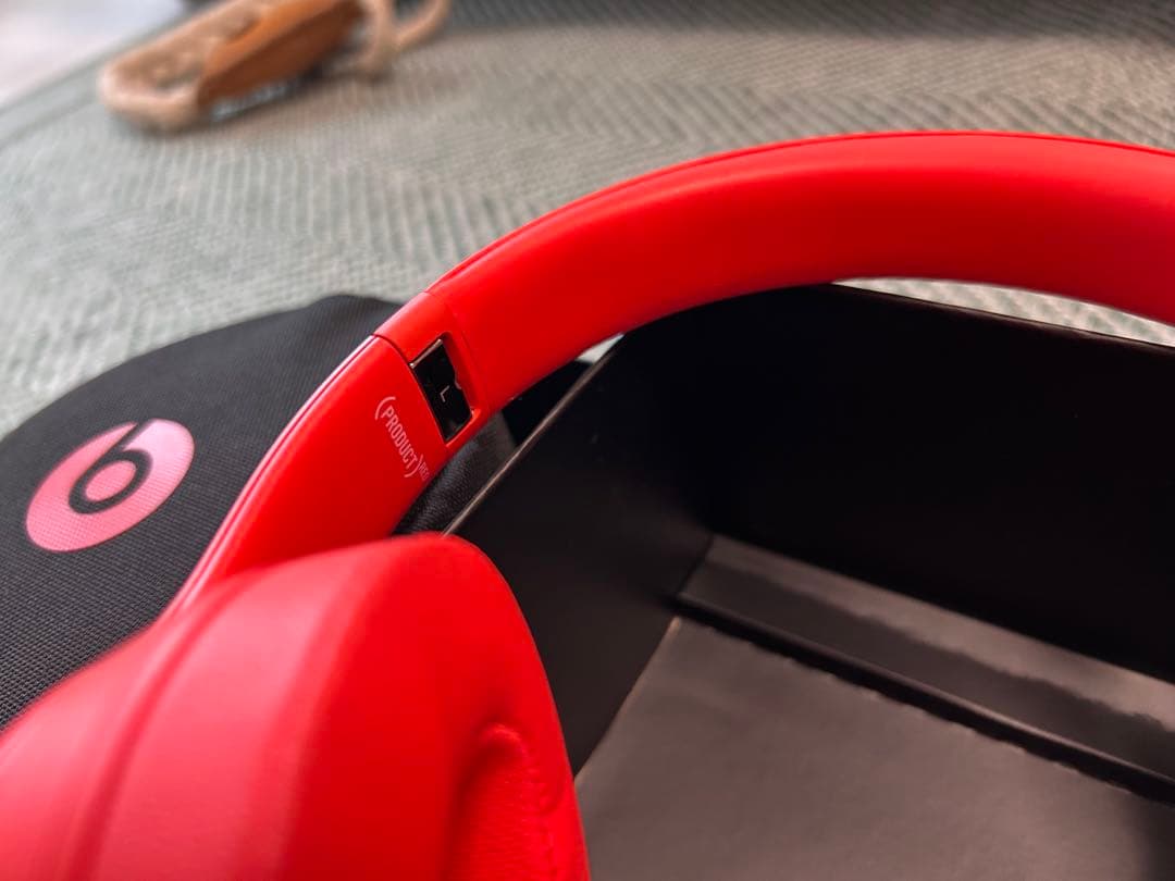 Beats Solo3 Wireless レッド