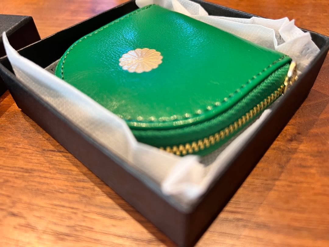 【正規品】新品 皇居限定 本革 菊の紋入り 馬蹄型ケース　グリーン 東御苑