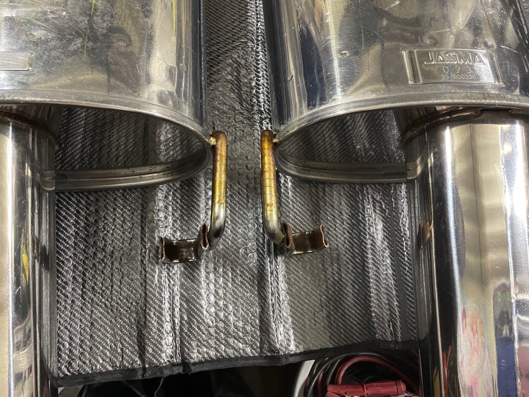 15 マジェスタ　リア　マフラー