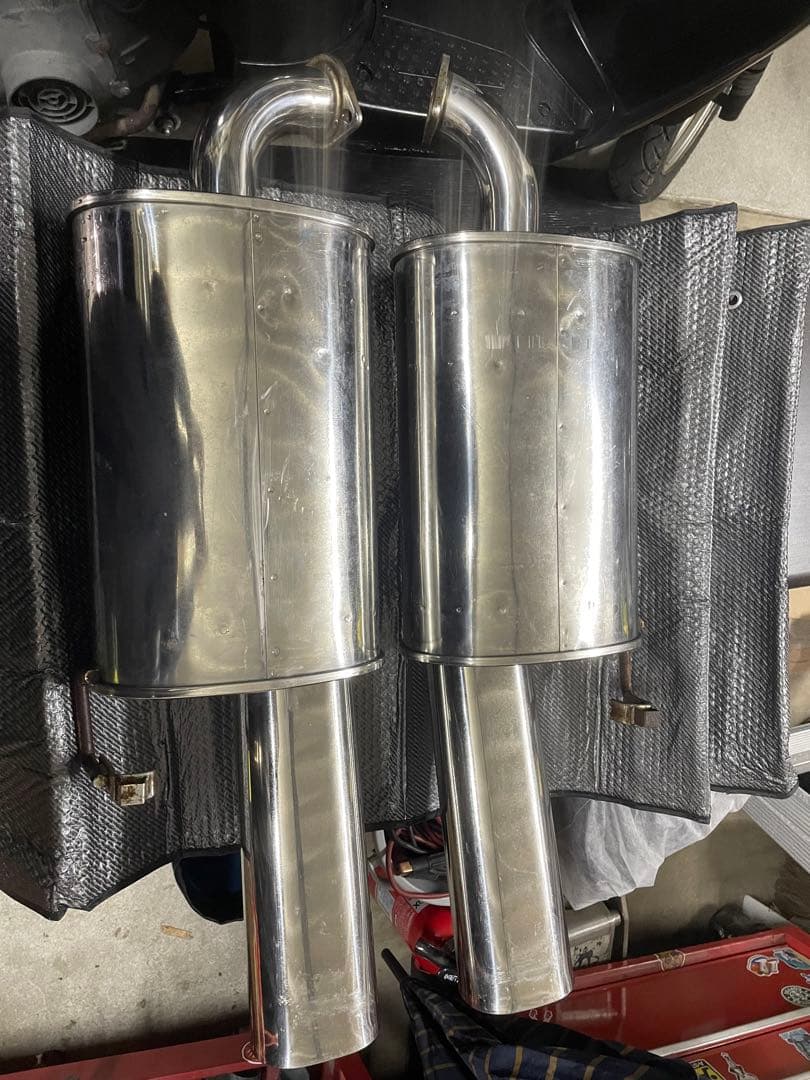 15 マジェスタ　リア　マフラー